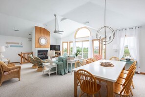 TV, offices - Decorated for the Holidays! Celebrate OBX Style! (Corolla)