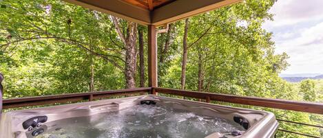 Outdoor spa tub