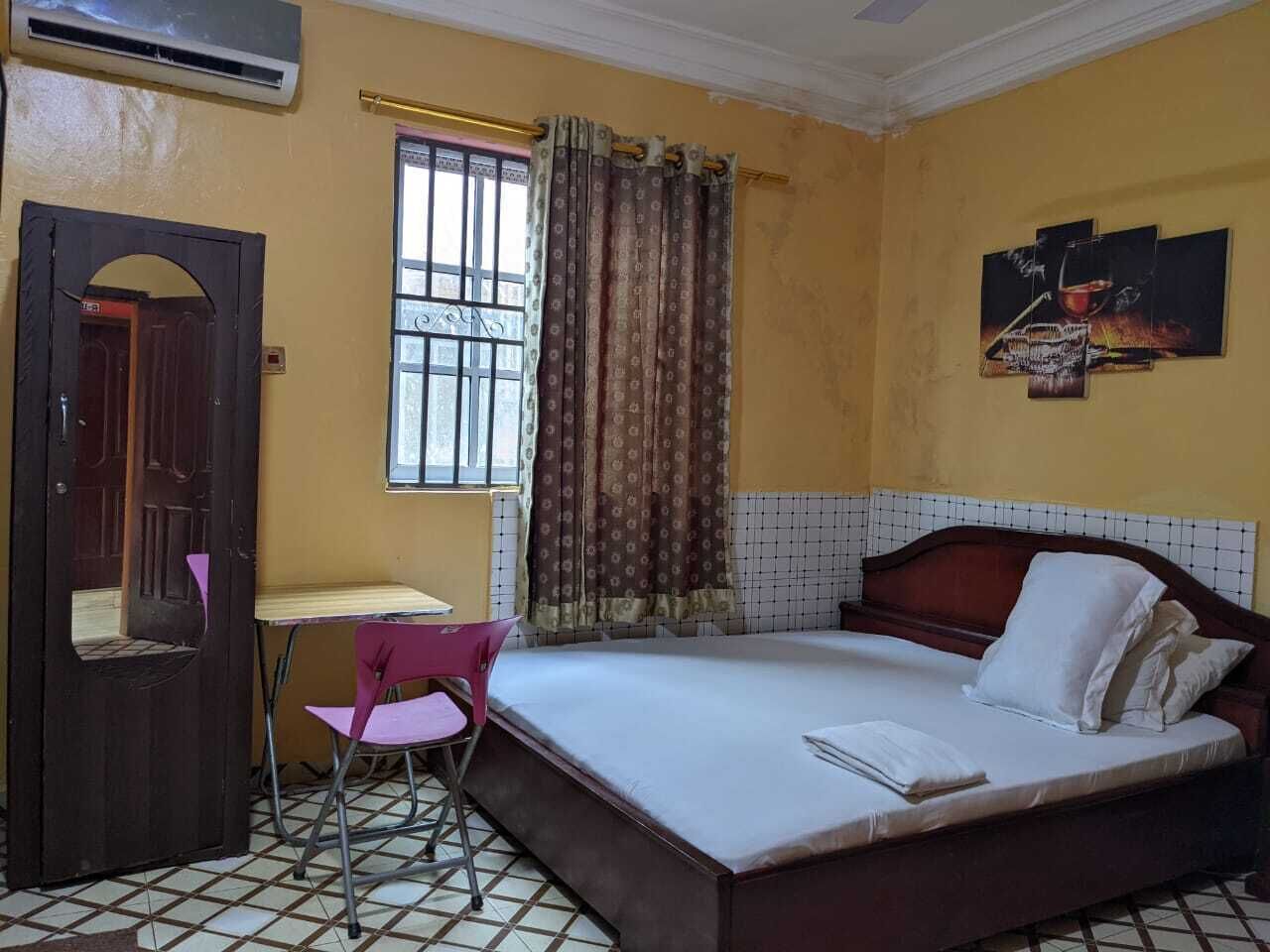Iron/ironing board, free WiFi
