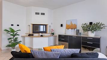 Nhà | Khu phòng khách | TV