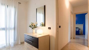 House | 3 bedrooms, iron/ironing board, free WiFi, bed sheets