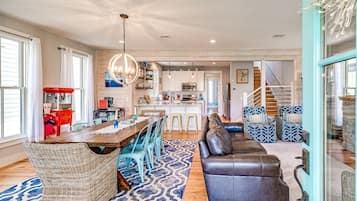 TV, fireplace, DVD player, books