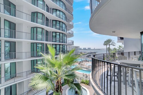 Lighthouse on the Bay 2310 by Liquid Life