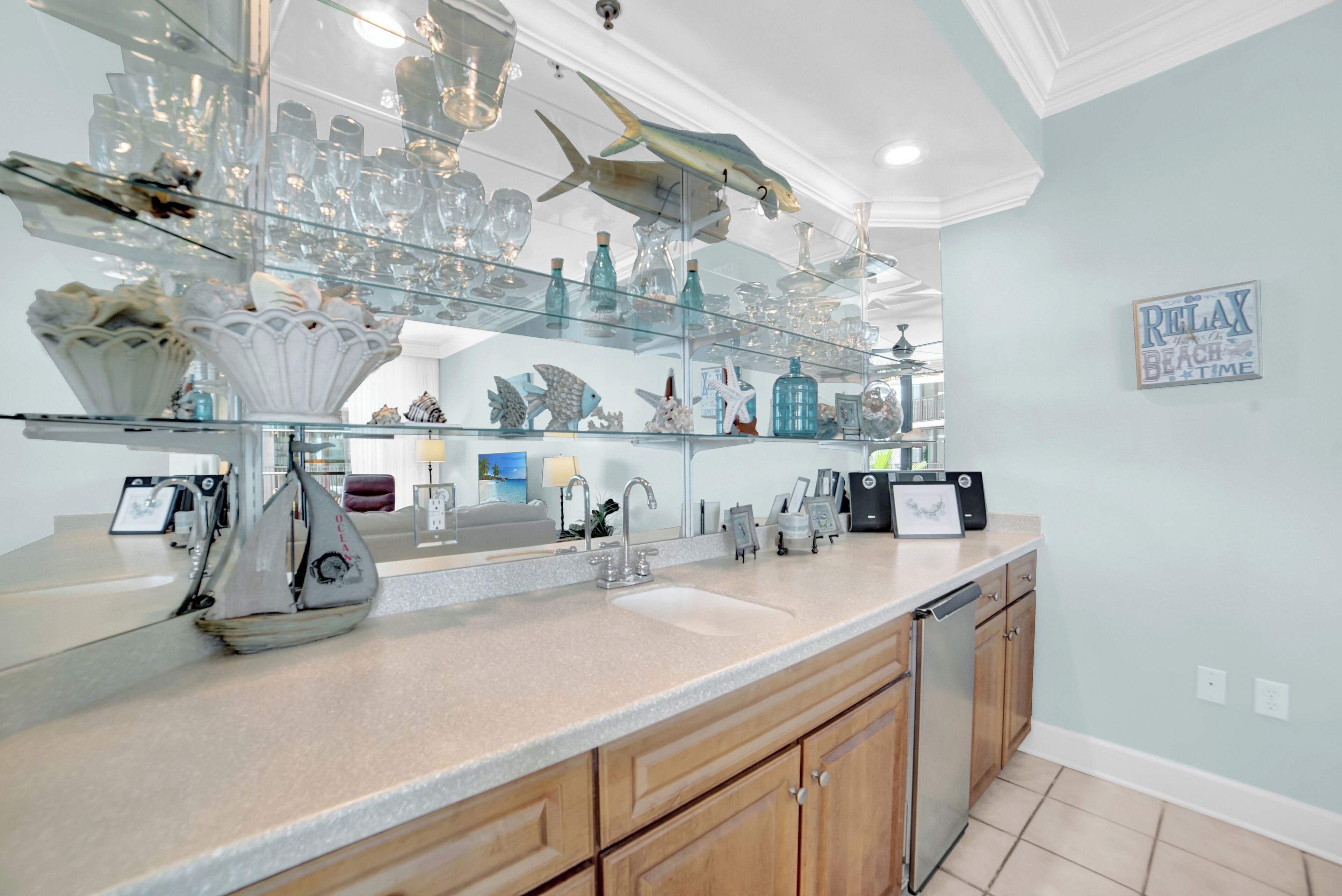 المنشأة من الداخل