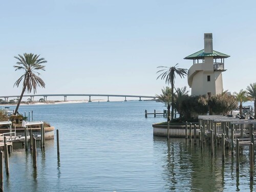 Outdoor & Indoor Pool! | Waterfront