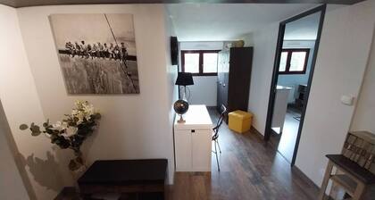 Logement 2 chambres,à proximité du circuit des 24h et du Zoo de La FlÚche