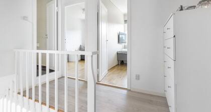 Best View in Bergen - Stylish Apartment With Free Parking Near the City Centre