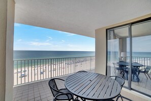 Outdoor dining - Romar Place 905 by Liquid Life (Orange Beach)