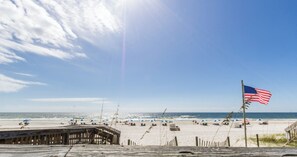 On the beach - Tradewinds 1207 by Liquid Life (Orange Beach)