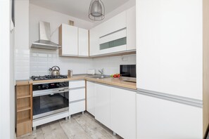 Studio, kjøkken | Eget kjøkken | Mikrobølgeovn, ovn, oppvaskmaskin og vannkoker