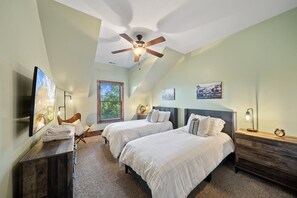 Cabin, Multiple Beds, Hot Tub, Mountain View (Cranberry View Lodge) | 6 bedrooms, individually decorated, individually furnished, bed sheets - Cranberry View Lodge (Newland)