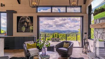 House, Multiple Beds, Hot Tub, Mountain View (Bucks and Bunnies at Eagles Nest) | Interior