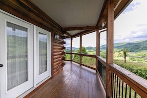 House, Multiple Beds, Patio, Mountain View (Mountain Range Retreat) | Terrace/patio - Mountain Range Retreat (Vilas)