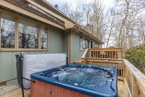 Bồn tắm spa ngoài trời
