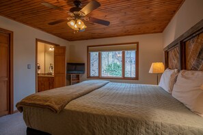 Stuga - flera sängar - bubbelpool - utsikt mot bergen (Creekside on Sugar) | 5 sovrum, individuell inredning, unika möbler och sängkläder