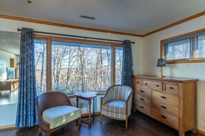 House, Multiple Beds, Hot Tub, Mountain View (Eagles Rest) | Interior - Eagles Rest (Fleetwood)