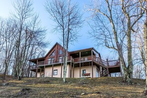 Exterior - Meagan's Loft (Banner Elk)