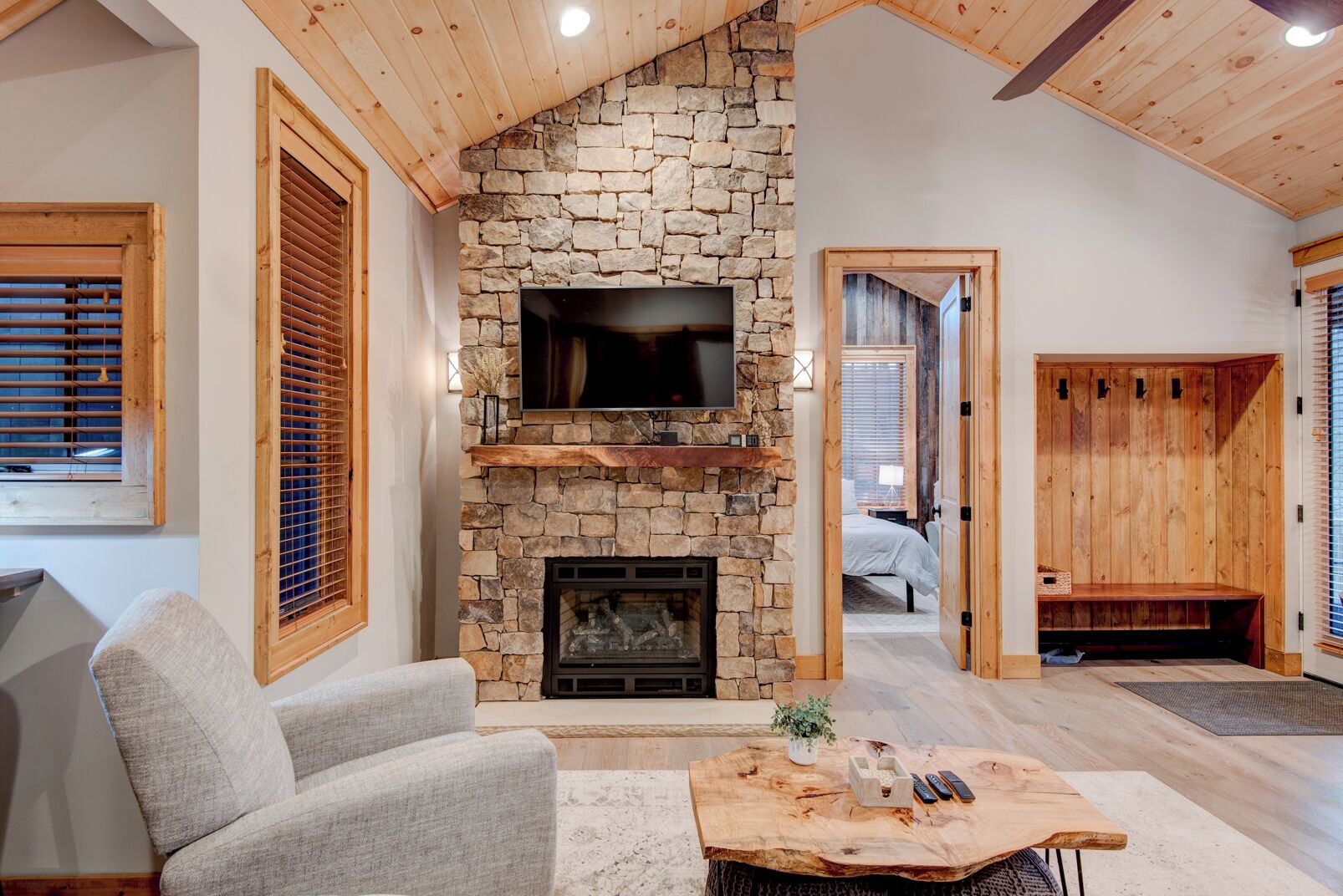 House, Multiple Beds, Patio, Mountain View (Banner Bear) | Living area | Fireplace