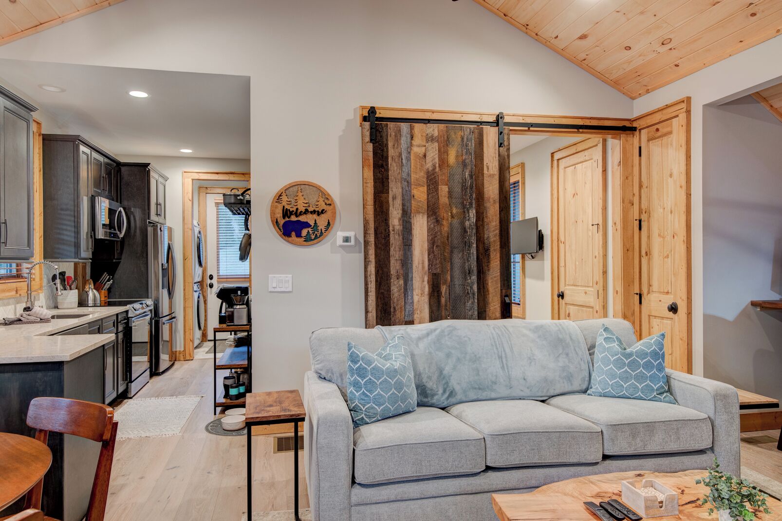 House, Multiple Beds, Patio, Mountain View (Banner Bear) | Living area | Fireplace