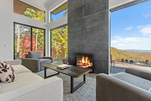 Interior - Lost Ridge (Lenoir)