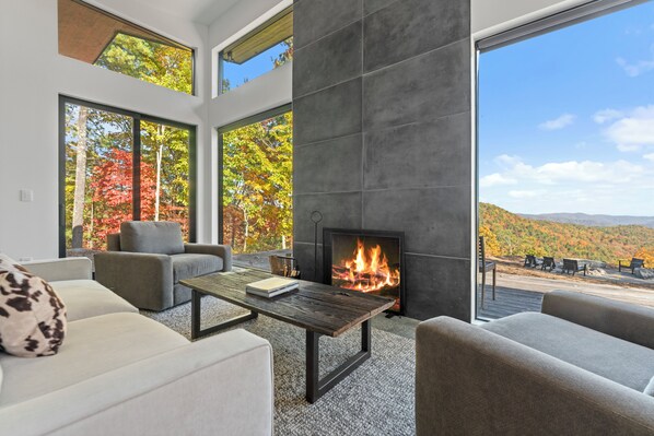 Interior - Lost Ridge (Lenoir)