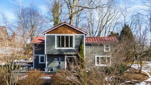 Unclassified image, 4 of 36, button - A Parkway Cabin (Boone)