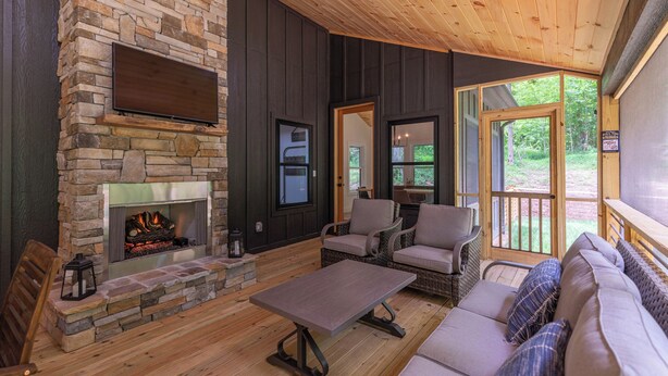 House, Multiple Beds, Patio, Mountain View (Golden Pines at Linville Falls) | Living area - Golden Pines at Linville Falls Mountain Club (Marion)