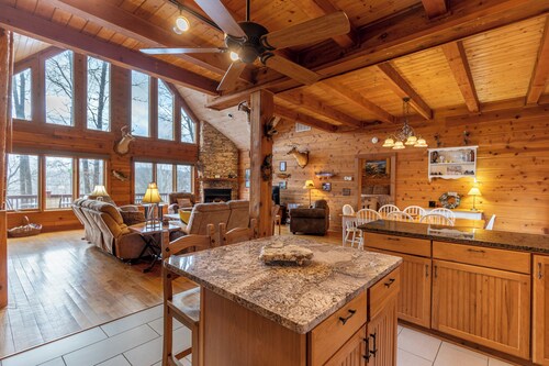 Raccoon's Paw Lodge
