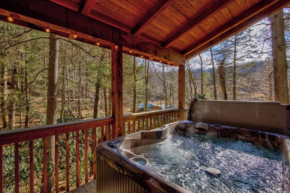 House, Multiple Beds, Hot Tub, Mountain View (Soothing Waters) | Outdoor spa tub - Soothing Waters (Vilas)