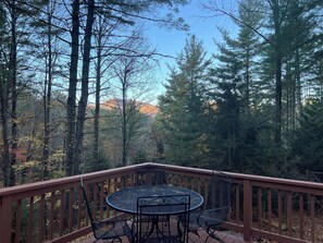 Outdoor dining - Bluestone Hollow (Banner Elk)