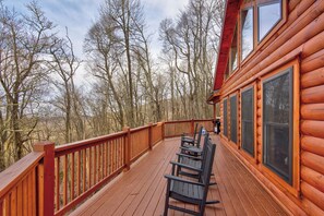 Terrace/patio - High Time Cabin (Banner Elk)