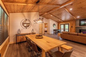 Cabin, Multiple Beds, Hot Tub, Mountain View (Deer Valley) | Interior - Deer Valley (Elk Park)