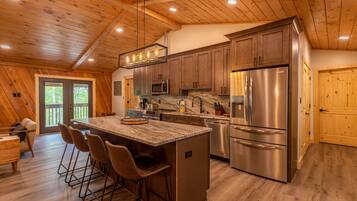 Cabin, Multiple Beds, Hot Tub, Mountain View (Deer Valley) | Private kitchen | Coffee/tea maker