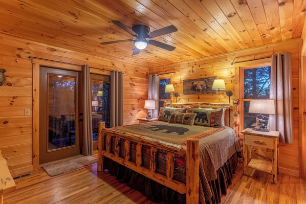 3 bedrooms, individually decorated, individually furnished, bed sheets