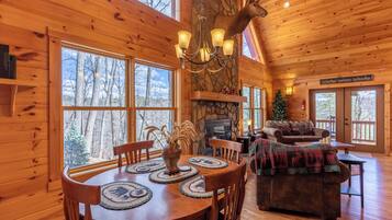 Cabin, Multiple Beds, Patio, Mountain View (Bearadise at Blue Ridge) | Interior
