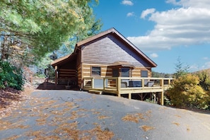 Unclassified image, 3 of 25, button - Napping Bear Cabin (Boone)