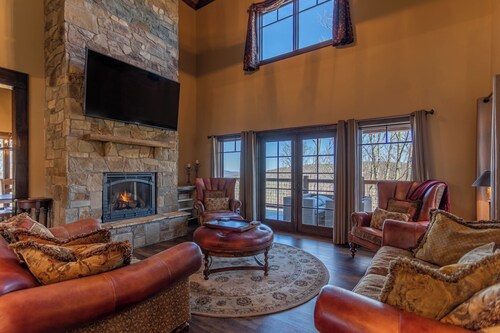 Heritage Lodge at Eagles Nest