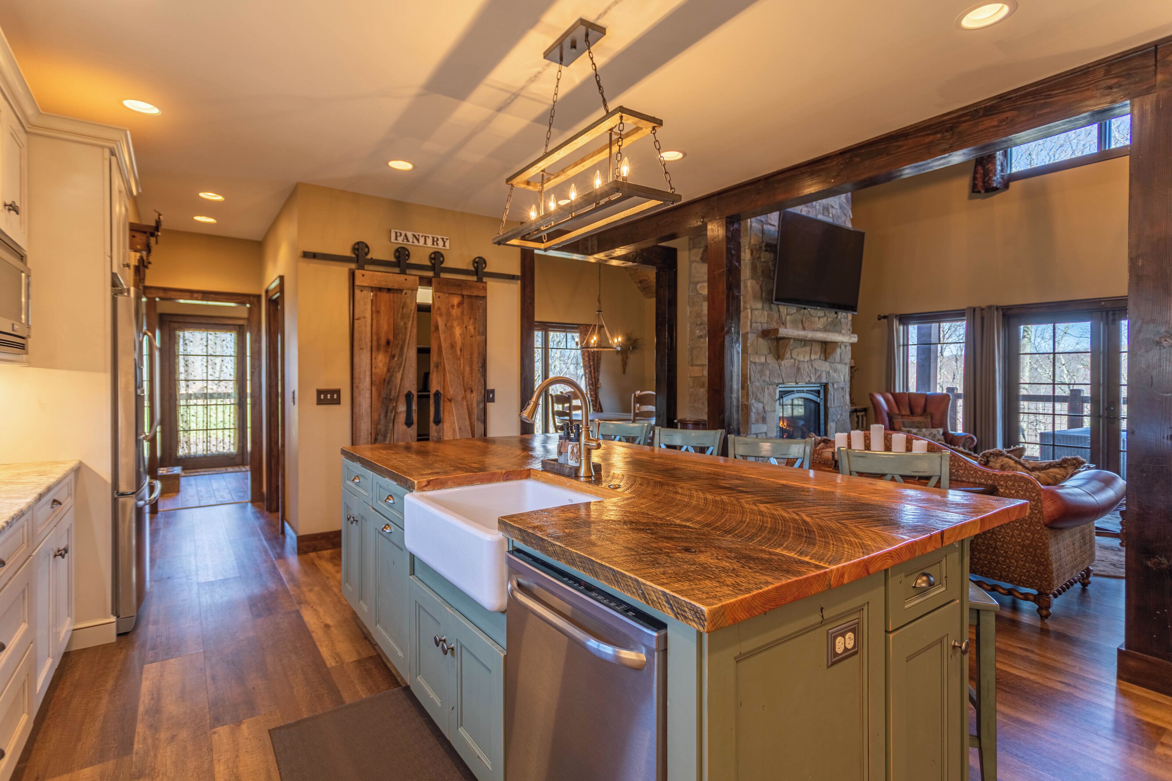 Cabin, Multiple Beds, Patio, Mountain View (Heritage Lodge at Eagles Nest) | Private kitchen | Coffee/tea maker