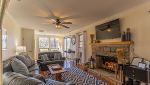 Unclassified image, 2 of 33, button - Sky Laurel Cottage (Blowing Rock)