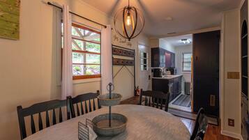 Cabin, Multiple Beds, Patio, Mountain View (Sky Laurel Cottage) | Dining