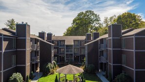 Exterior - Bear Pause (Blowing Rock)