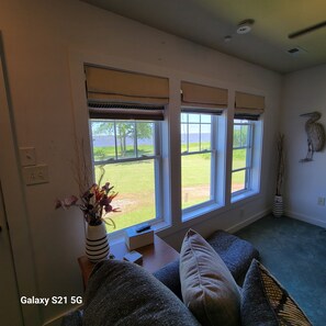 Interior - The Pelican Cottage on The Albemarle Sound with waterviews in nearly every room (Columbia)
