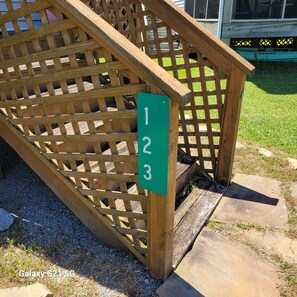 Exterior detail - The Pelican Cottage on The Albemarle Sound with waterviews in nearly every room (Columbia)