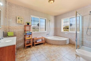 Shower, bidet - Villa Mi Casa Nueva (Torrox)