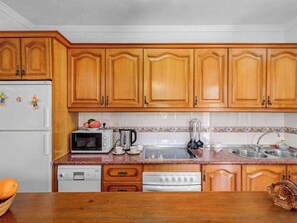 냉장고, 전자레인지, 오븐, 식기 세척기