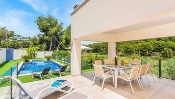 Villa (4 Bedrooms) | Exterior