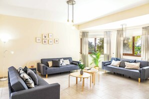 Villa (Multiple Bedrooms) | Interior - Villa Polyxeni (Pegeia)