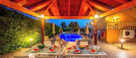 Villa (Multiple Bedrooms) | Exterieur