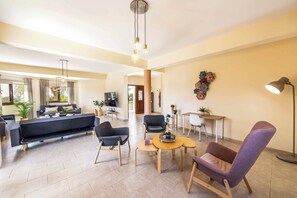 Villa (Multiple Bedrooms) | Interior - Villa Polyxeni (Pegeia)