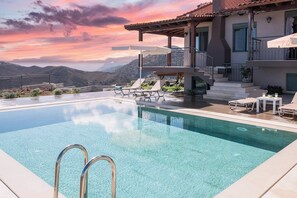 Pool - Villa Eolos (Malevizi)
